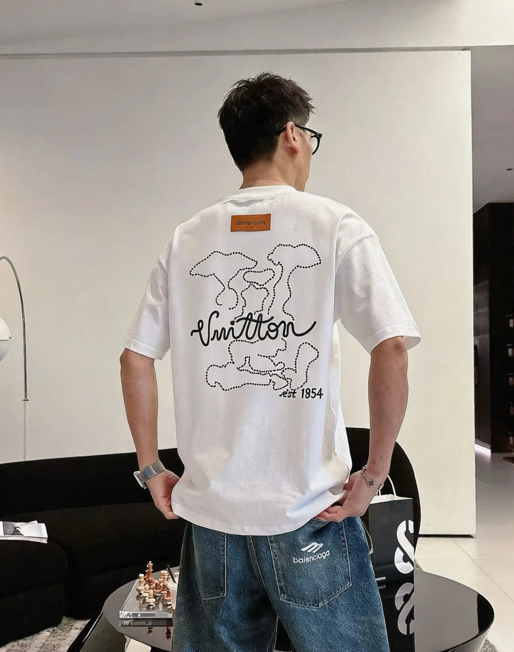Louis Vuitton/ logo